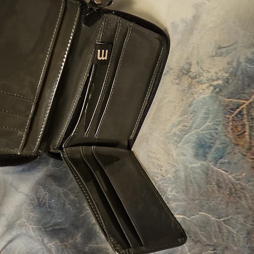 Mossimo Wallet - Picture 3 of 6